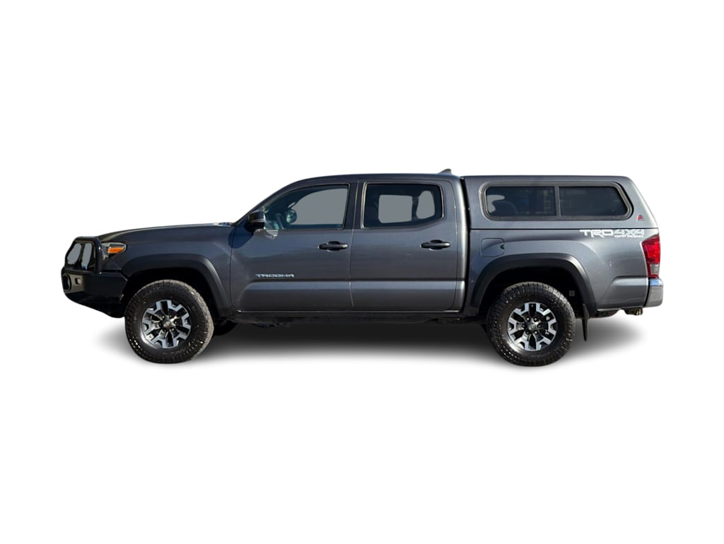 Thumbnail: 2017 Toyota Tacoma - 3