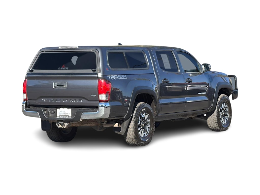 Thumbnail: 2017 Toyota Tacoma - 18