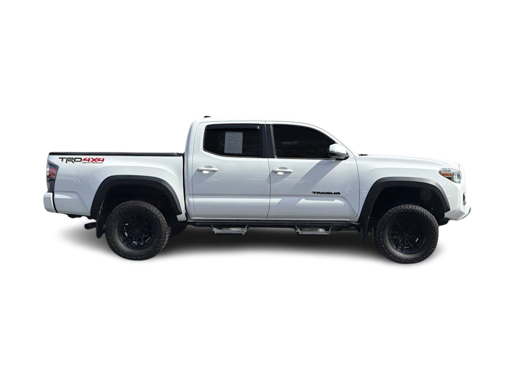 Thumbnail: 2020 Toyota Tacoma - 17