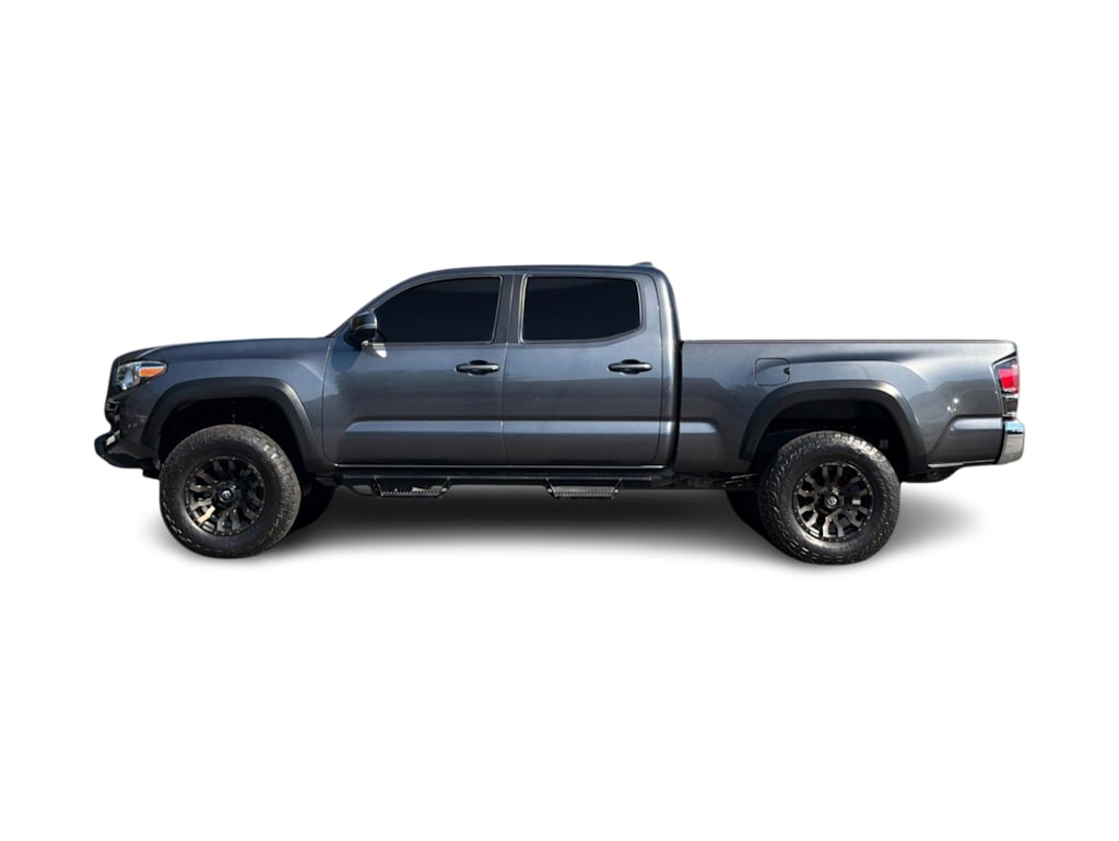 Thumbnail: 2022 Toyota Tacoma - 3