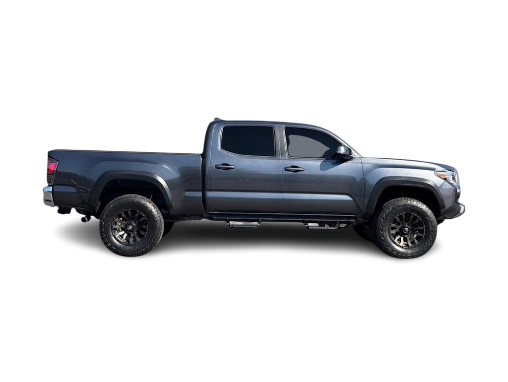 Thumbnail: 2022 Toyota Tacoma - 18