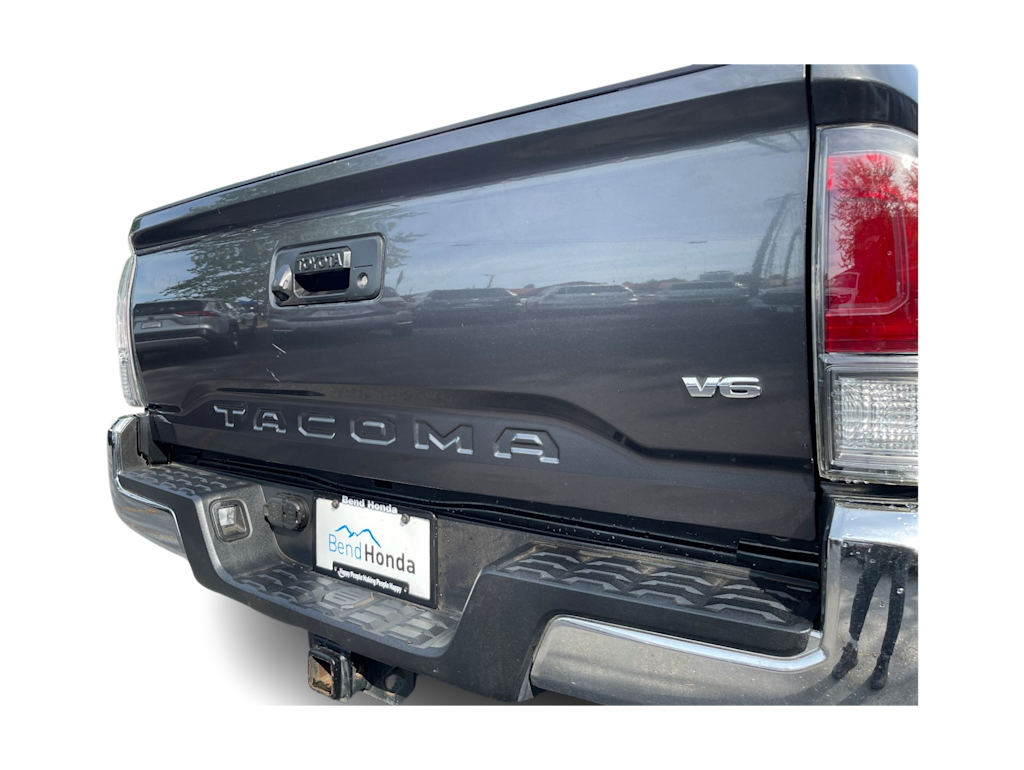 Thumbnail: 2020 Toyota Tacoma - 15