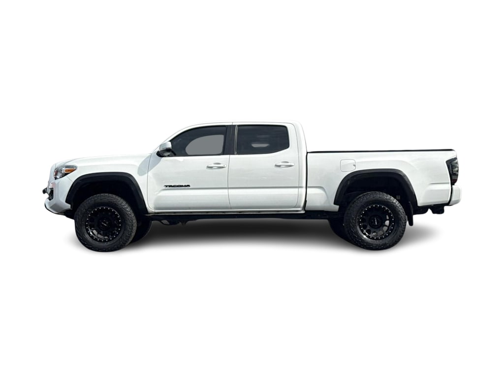 Thumbnail: 2021 Toyota Tacoma - 3