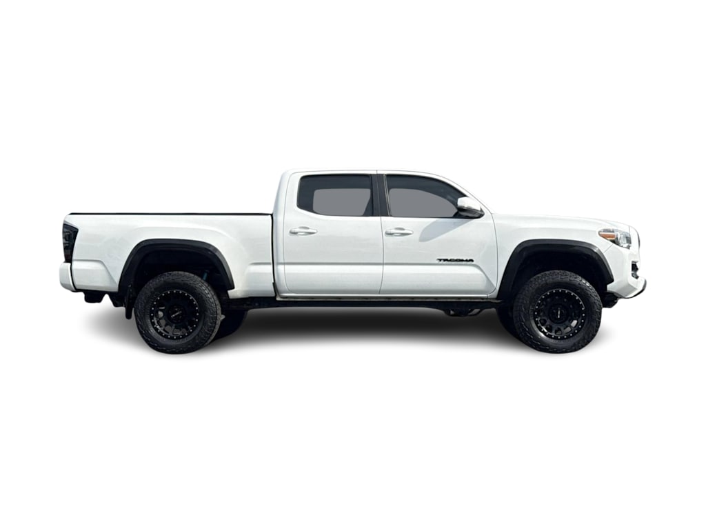 Thumbnail: 2021 Toyota Tacoma - 17
