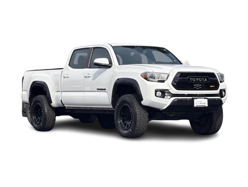 Thumbnail: 2021 Toyota Tacoma - 18
