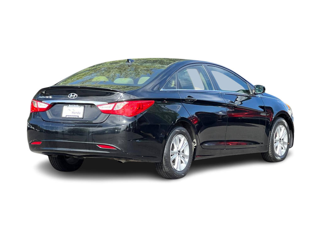 Thumbnail: 2013 Hyundai Sonata - 17