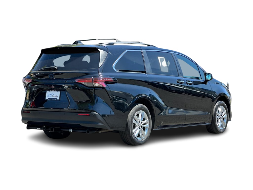 Thumbnail: 2022 Toyota Sienna - 18