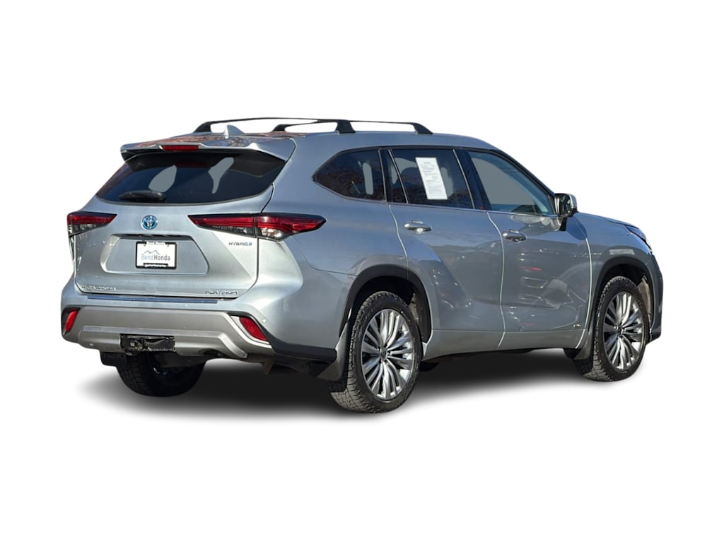 Thumbnail: 2023 Toyota Highlander - 18
