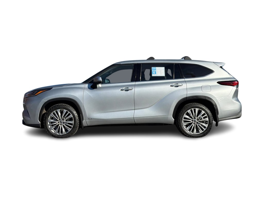 Thumbnail: 2023 Toyota Highlander - 3