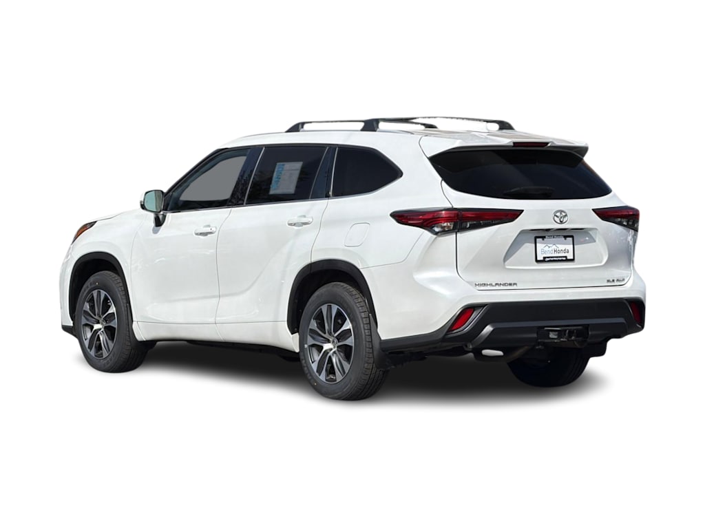 Thumbnail: 2022 Toyota Highlander - 4