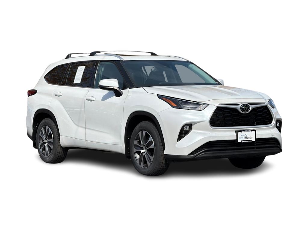 Thumbnail: 2022 Toyota Highlander - 20