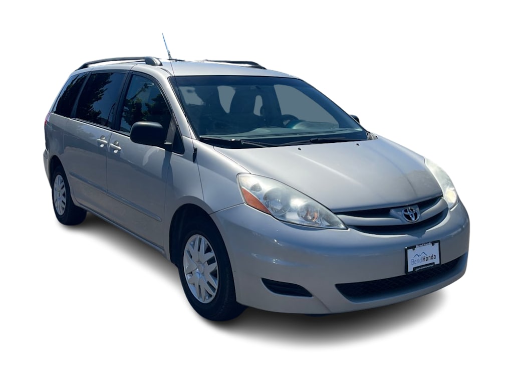 Thumbnail: 2010 Toyota Sienna - 14