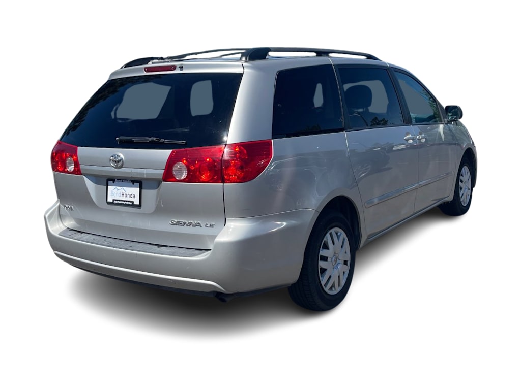 Thumbnail: 2010 Toyota Sienna - 12
