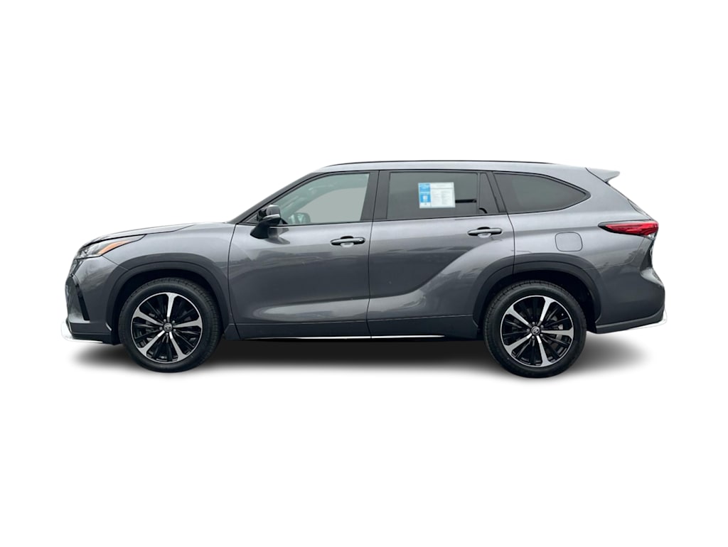 Thumbnail: 2022 Toyota Highlander - 3