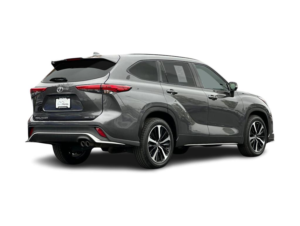 Thumbnail: 2022 Toyota Highlander - 19