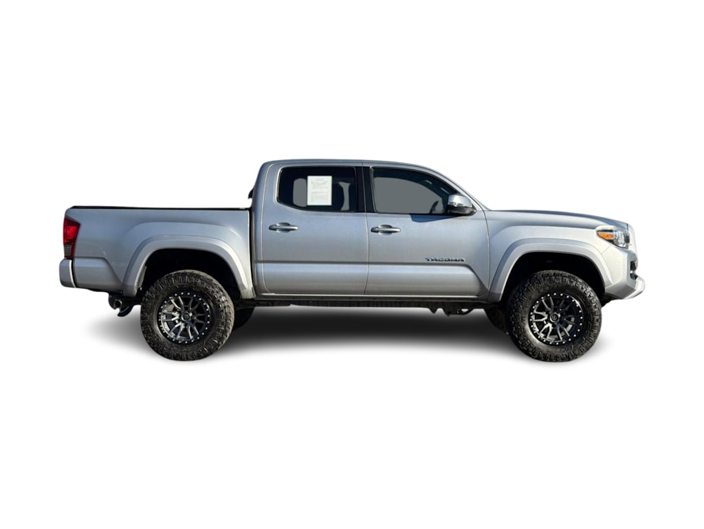 Thumbnail: 2017 Toyota Tacoma - 18