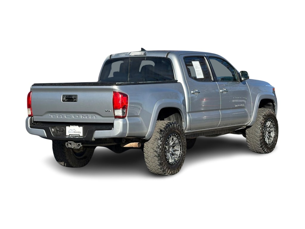 Thumbnail: 2017 Toyota Tacoma - 17