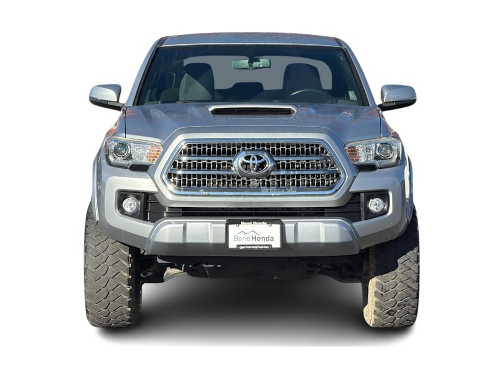Thumbnail: 2017 Toyota Tacoma - 6