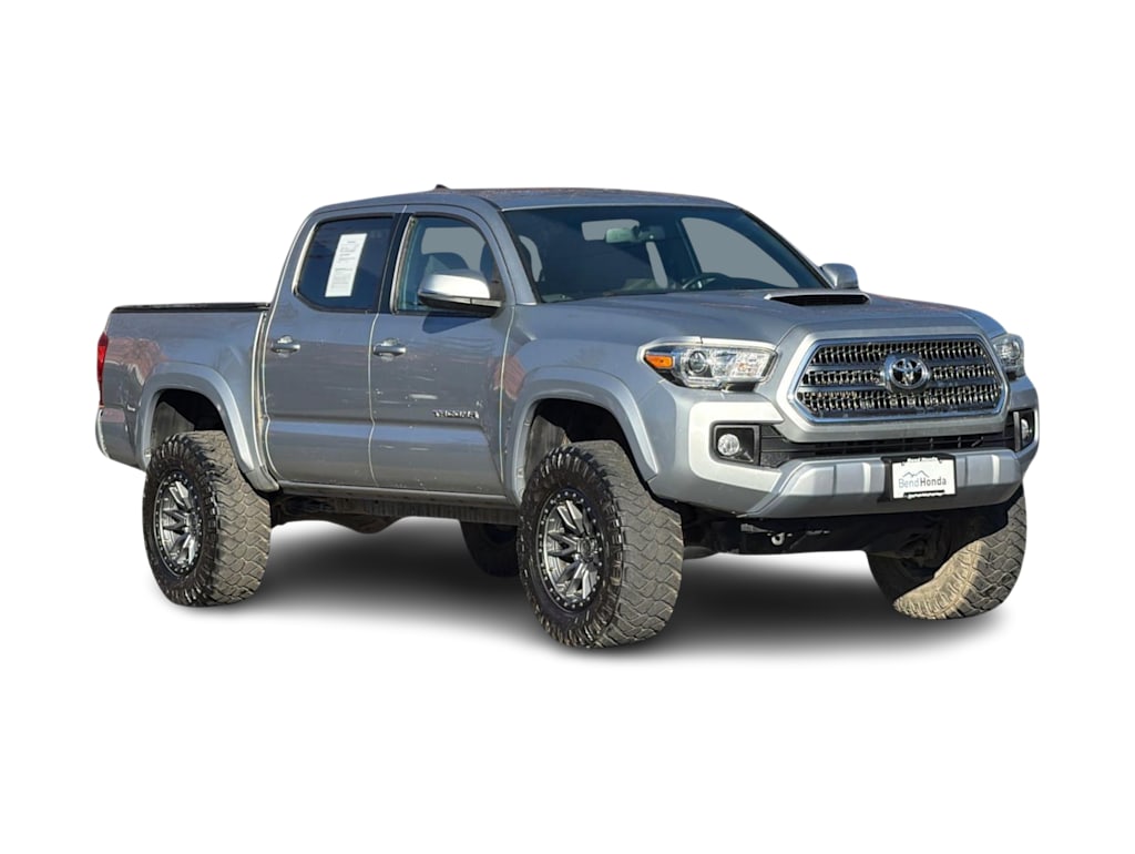 Thumbnail: 2017 Toyota Tacoma - 19