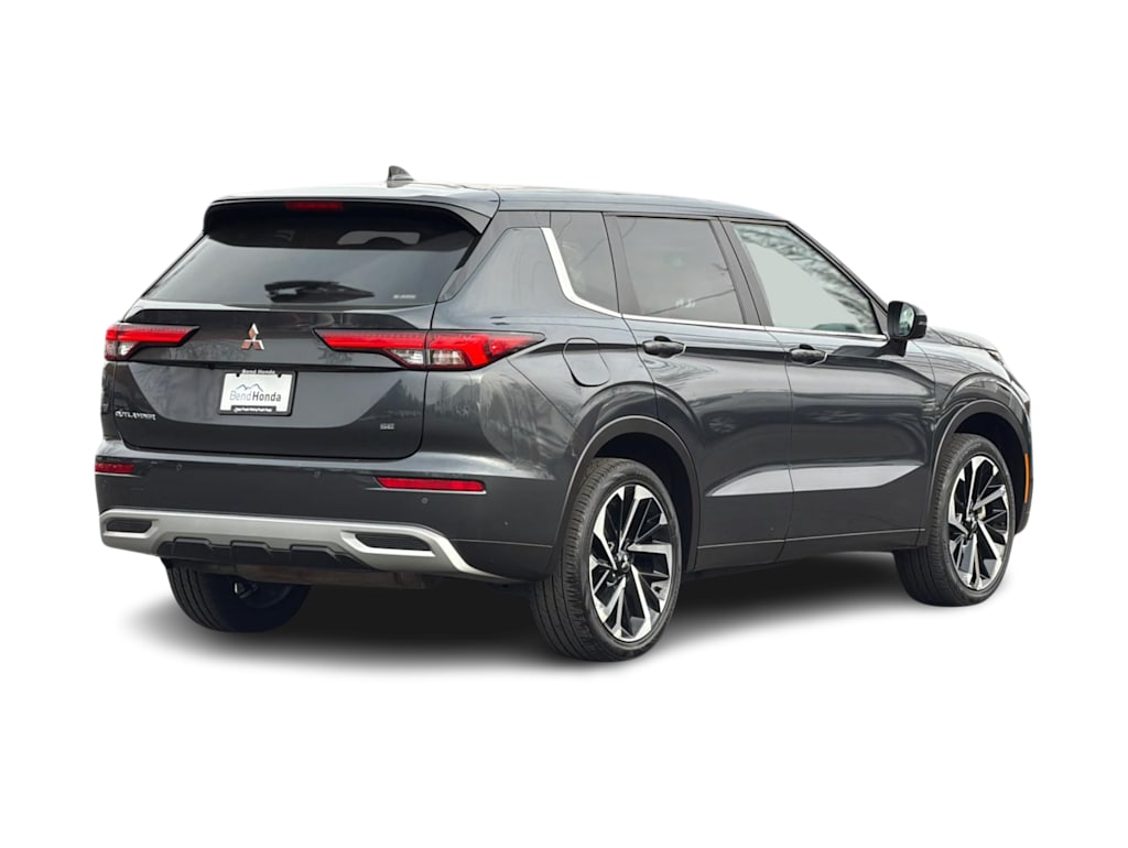 Thumbnail: 2024 Mitsubishi Outlander - 17