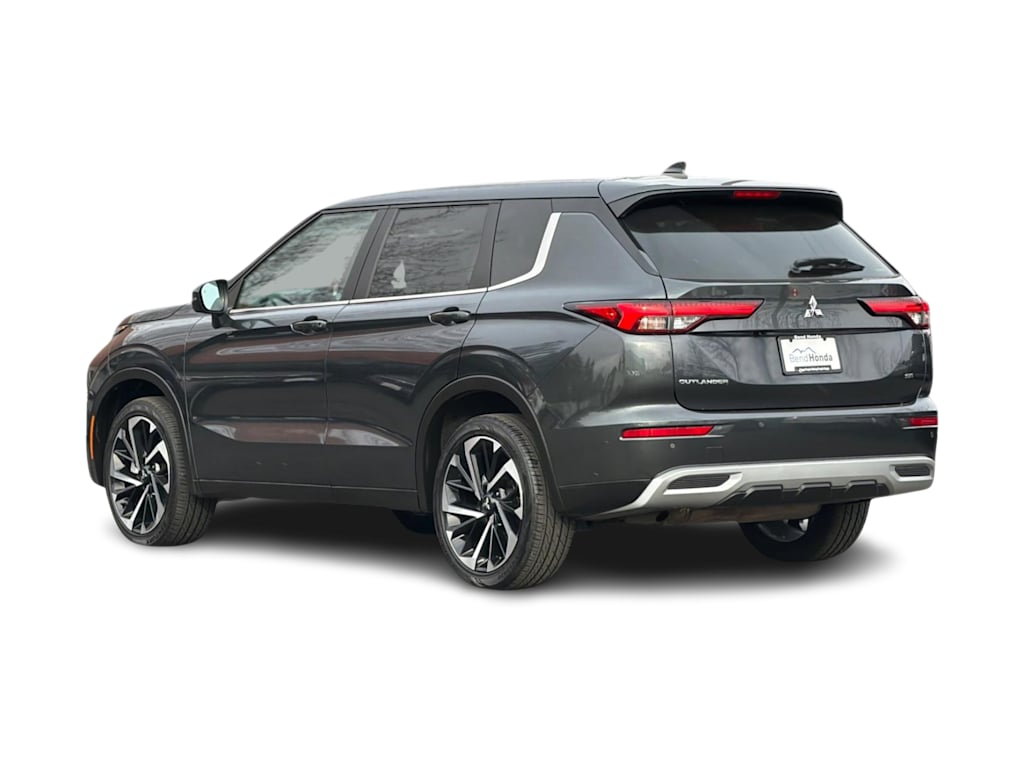 Thumbnail: 2024 Mitsubishi Outlander - 4