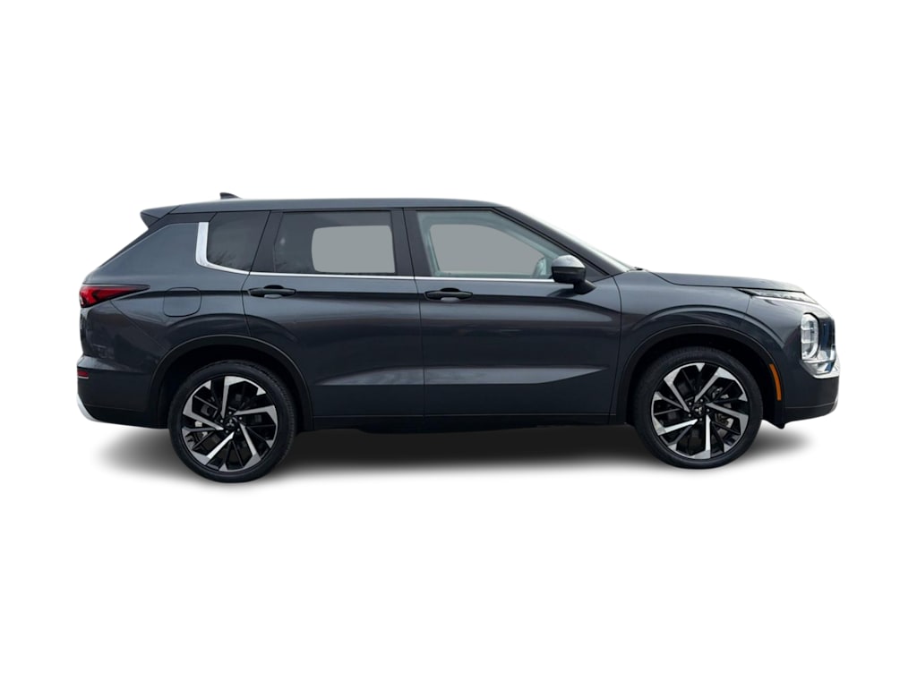 Thumbnail: 2024 Mitsubishi Outlander - 18