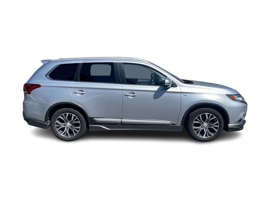 Thumbnail: 2016 Mitsubishi Outlander - 14