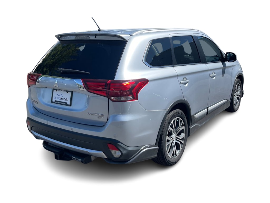 Thumbnail: 2016 Mitsubishi Outlander - 13