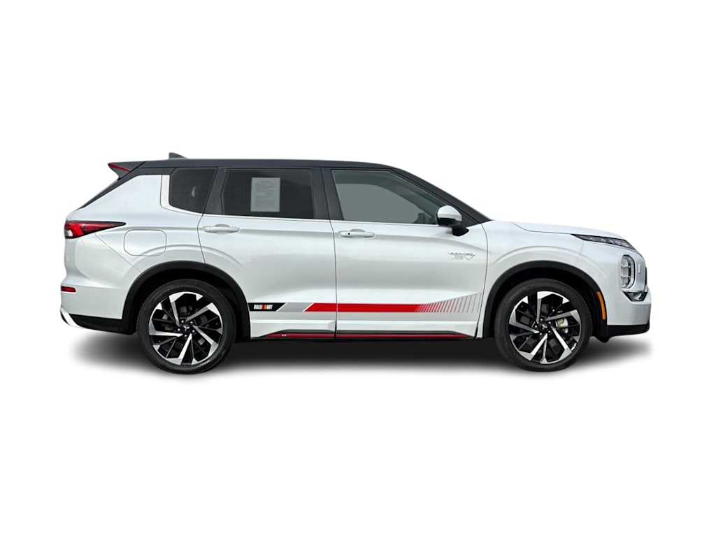 Thumbnail: 2024 Mitsubishi Outlander - 18