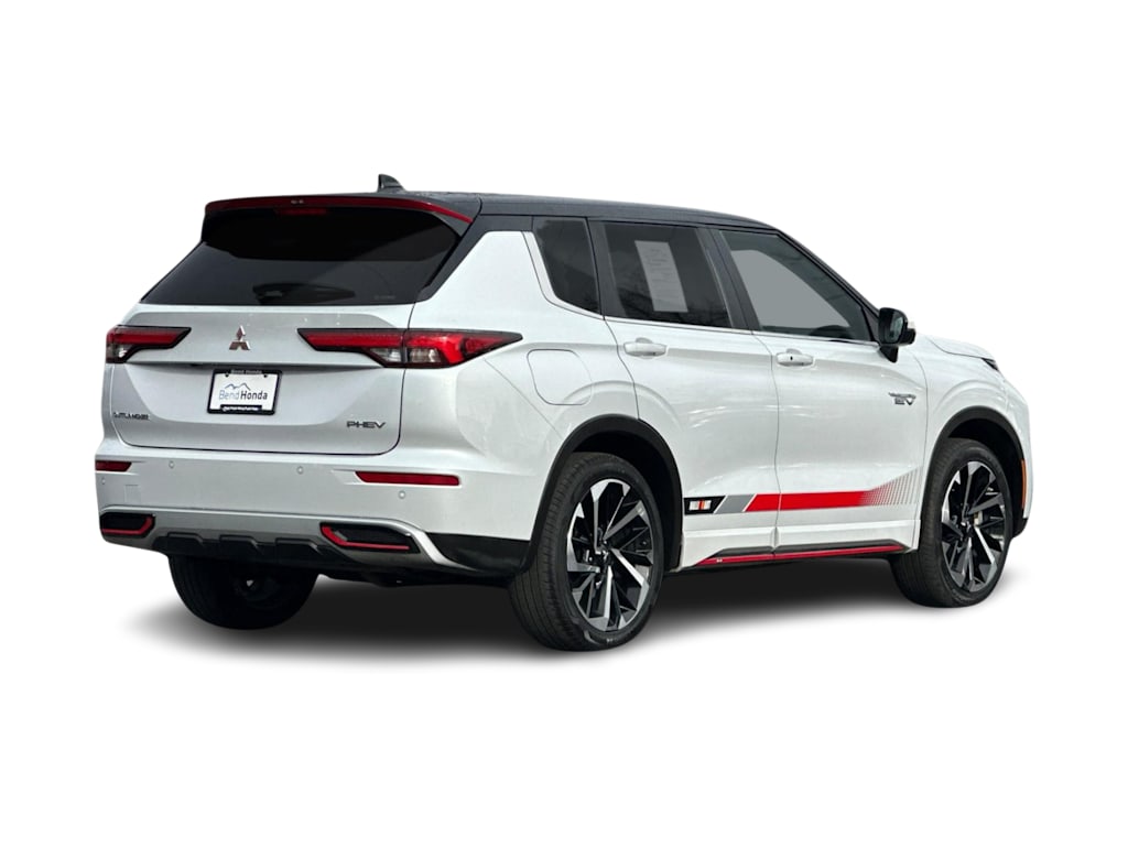 Thumbnail: 2024 Mitsubishi Outlander - 17
