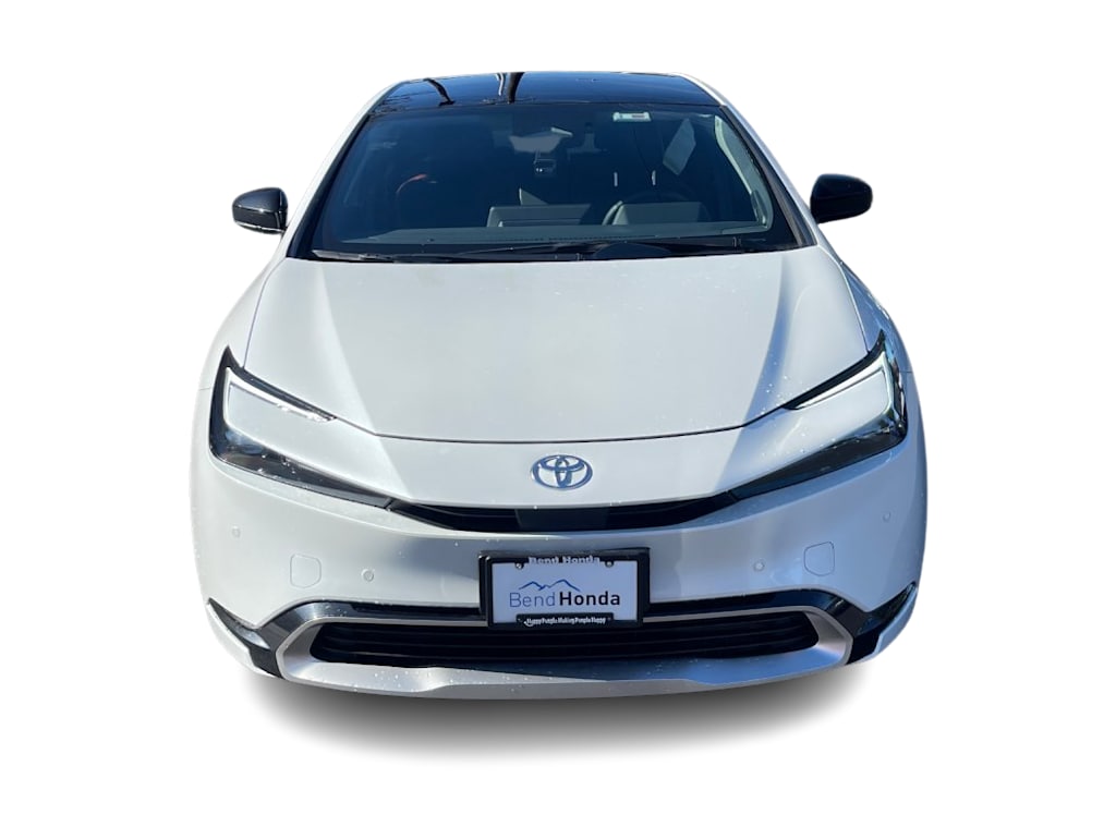Thumbnail: 2025 Toyota Prius v - 6