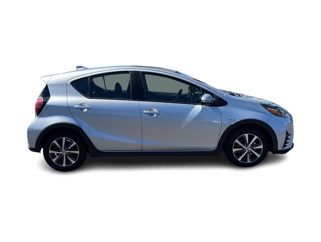 Thumbnail: 2018 Toyota Prius c - 13