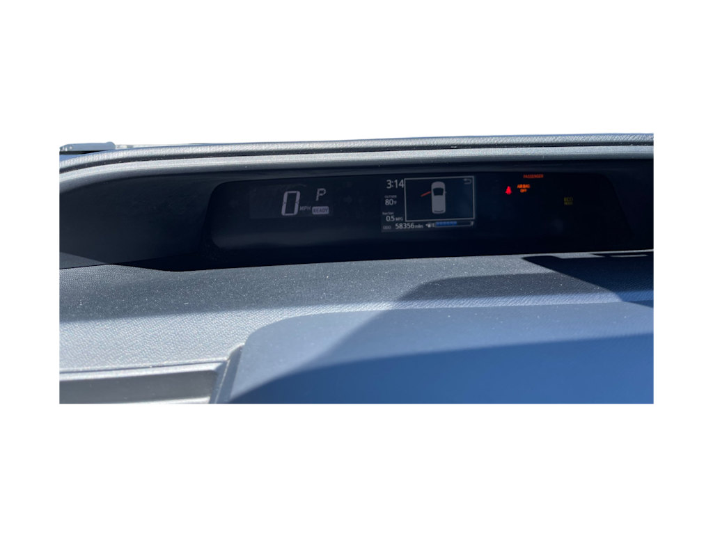 Thumbnail: 2018 Toyota Prius c - 15
