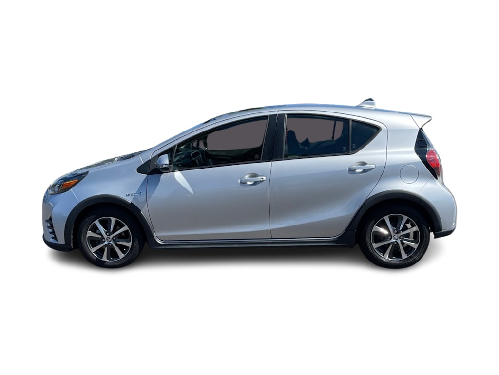 Thumbnail: 2018 Toyota Prius c - 3