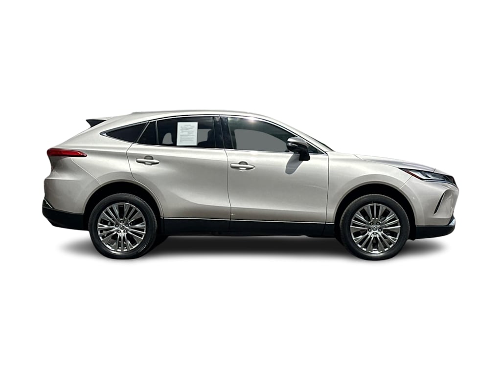 Thumbnail: 2022 Toyota Venza - 18