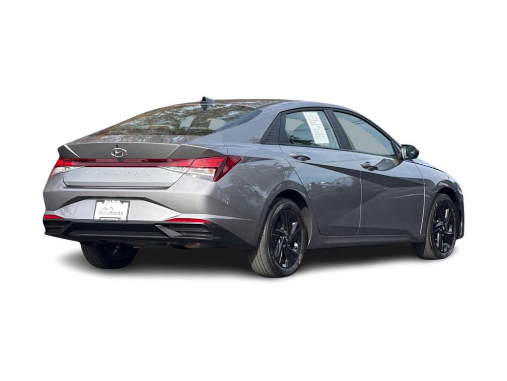 Thumbnail: 2023 Hyundai Elantra - 17