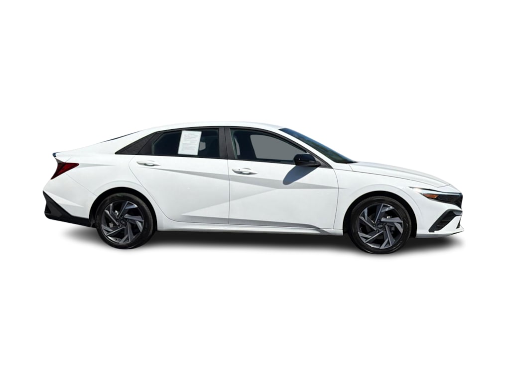 Thumbnail: 2025 Hyundai Elantra - 17