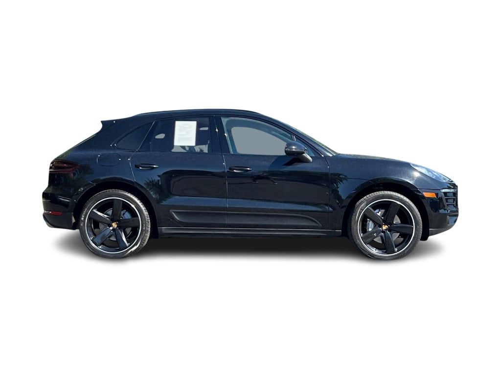 Thumbnail: 2017 Porsche Macan - 18