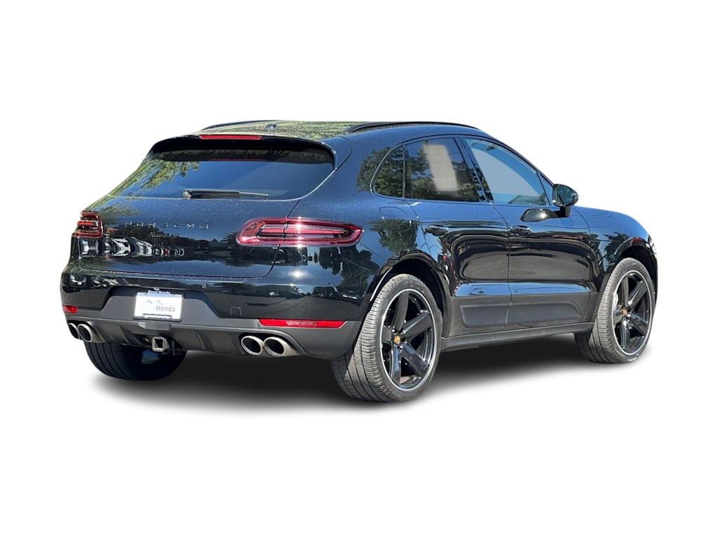 Thumbnail: 2017 Porsche Macan - 17