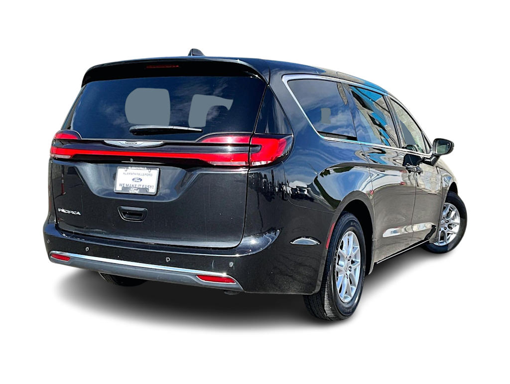 Thumbnail: 2023 Chrysler Pacifica - 22