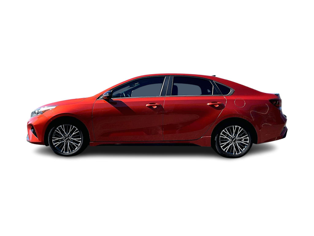 Thumbnail: 2022 Kia Forte - 3