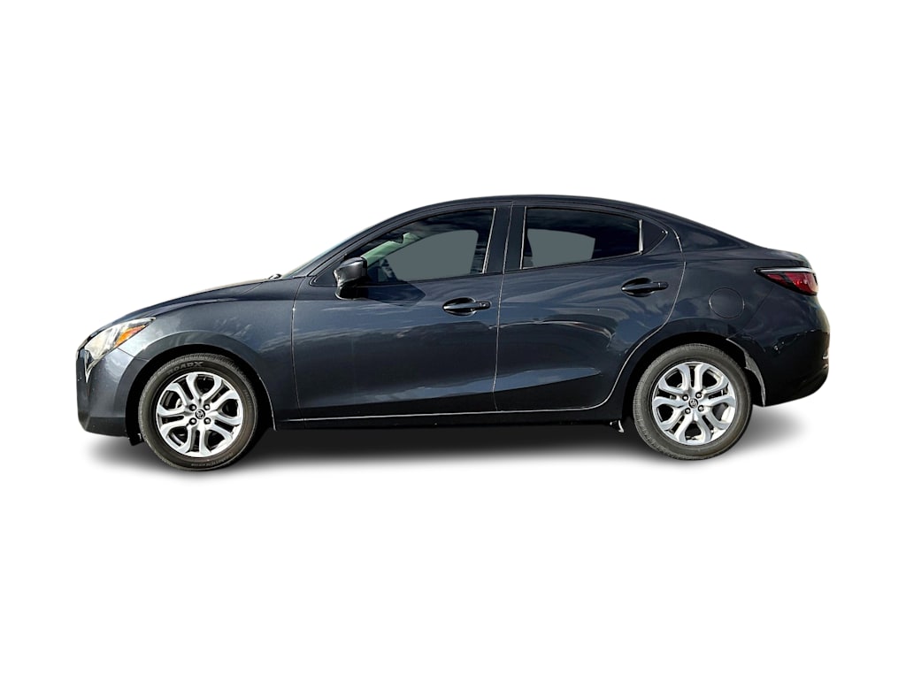 Thumbnail: 2017 Toyota Yaris iA - 3