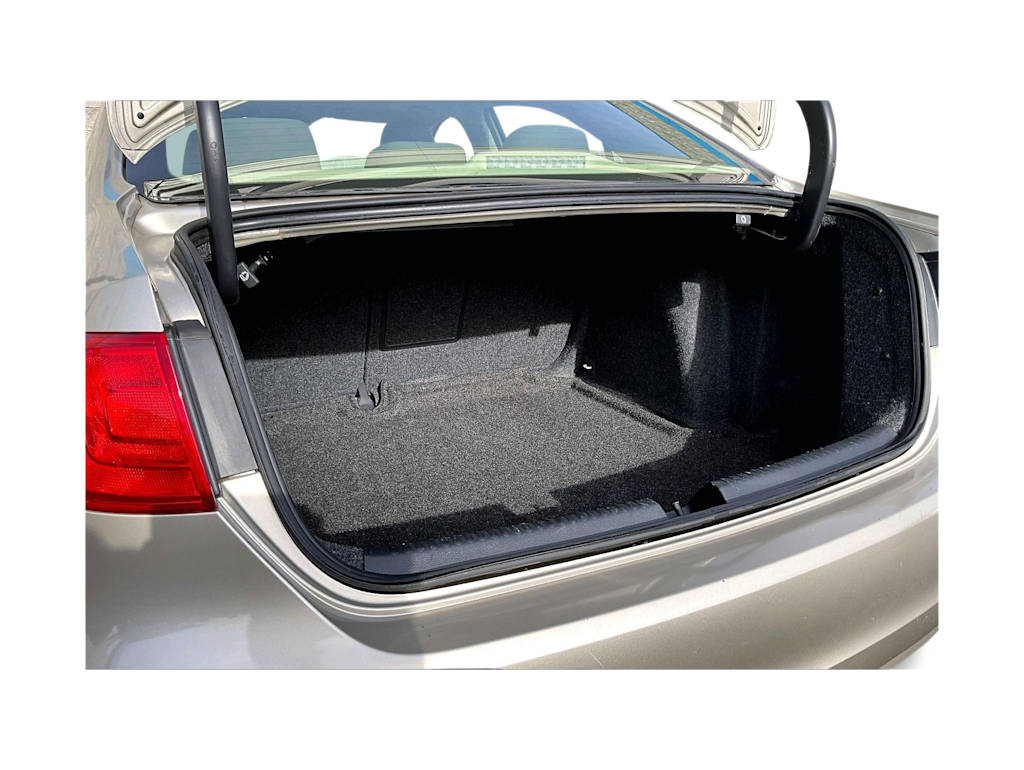 Thumbnail: 2014 Volkswagen Jetta - 18