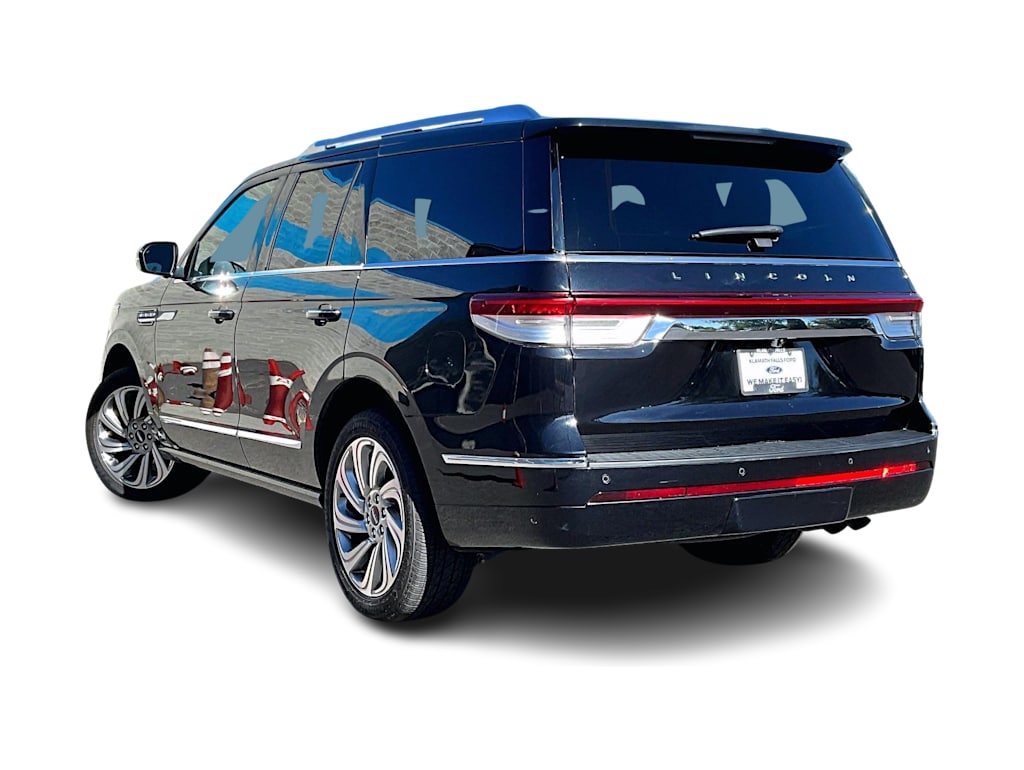 Thumbnail: 2023 Lincoln Navigator - 4