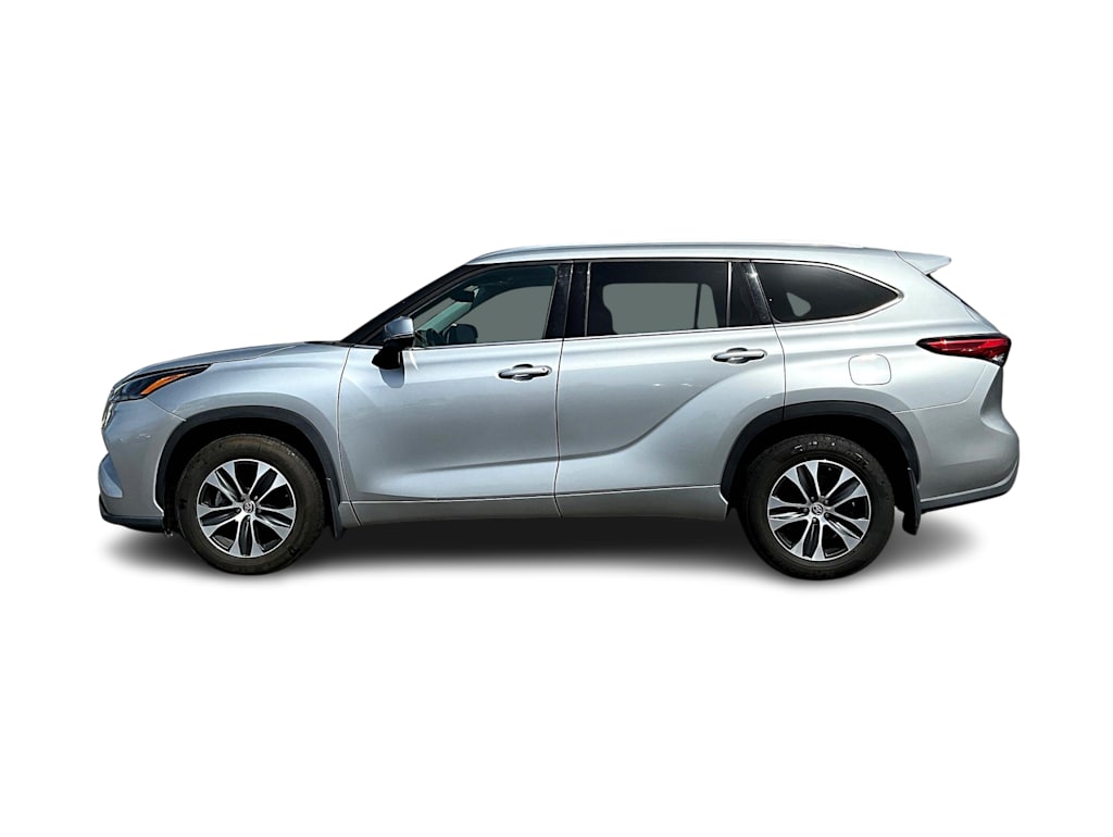 2021 Toyota Highlander XLE 3