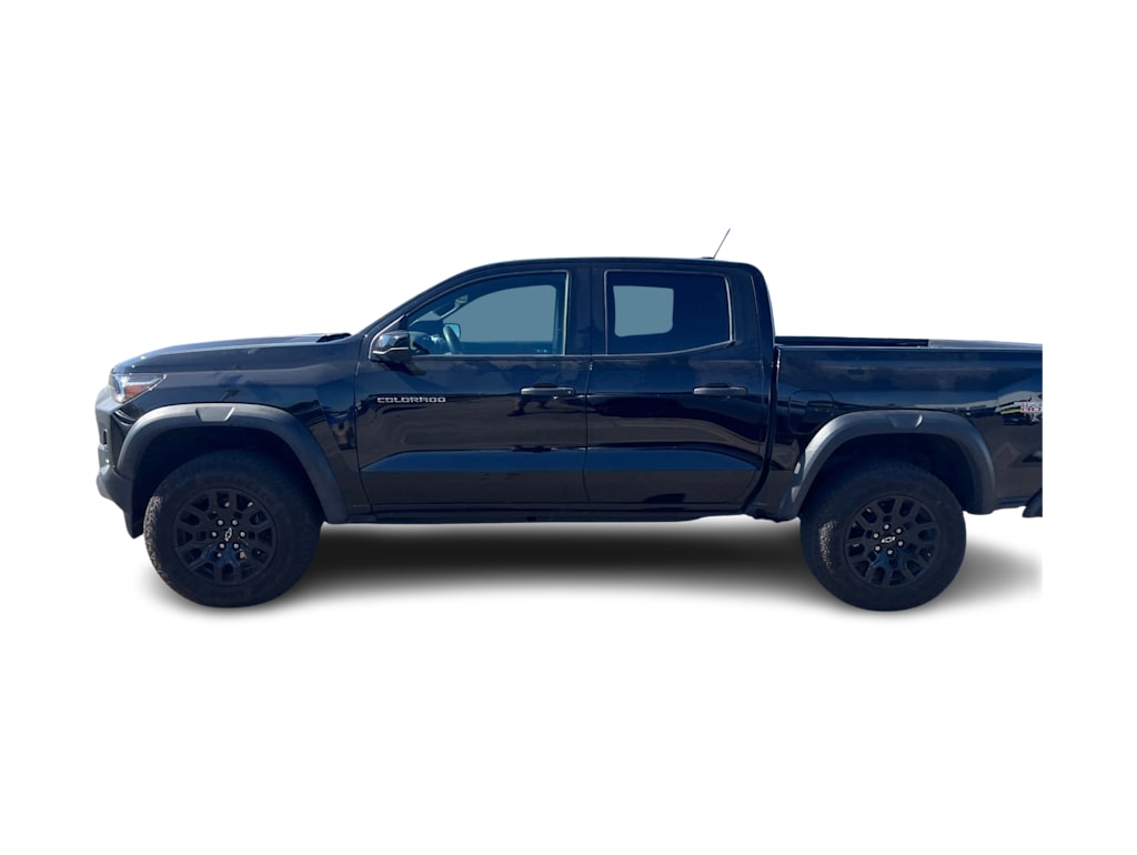 Thumbnail: 2024 Chevrolet Colorado - 3