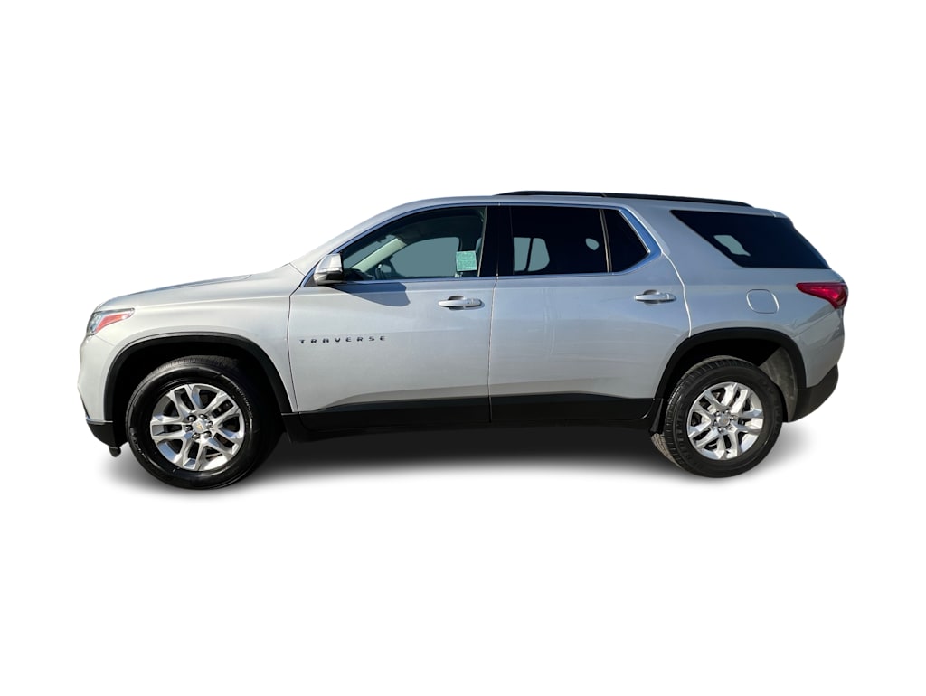 Thumbnail: 2021 Chevrolet Traverse - 3