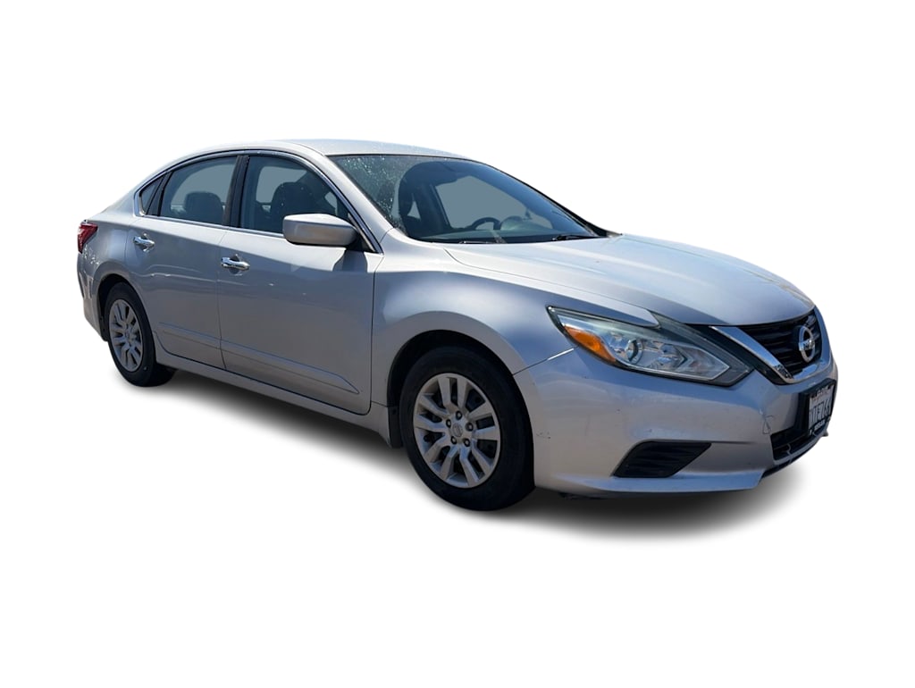 Thumbnail: 2017 Nissan Altima - 12