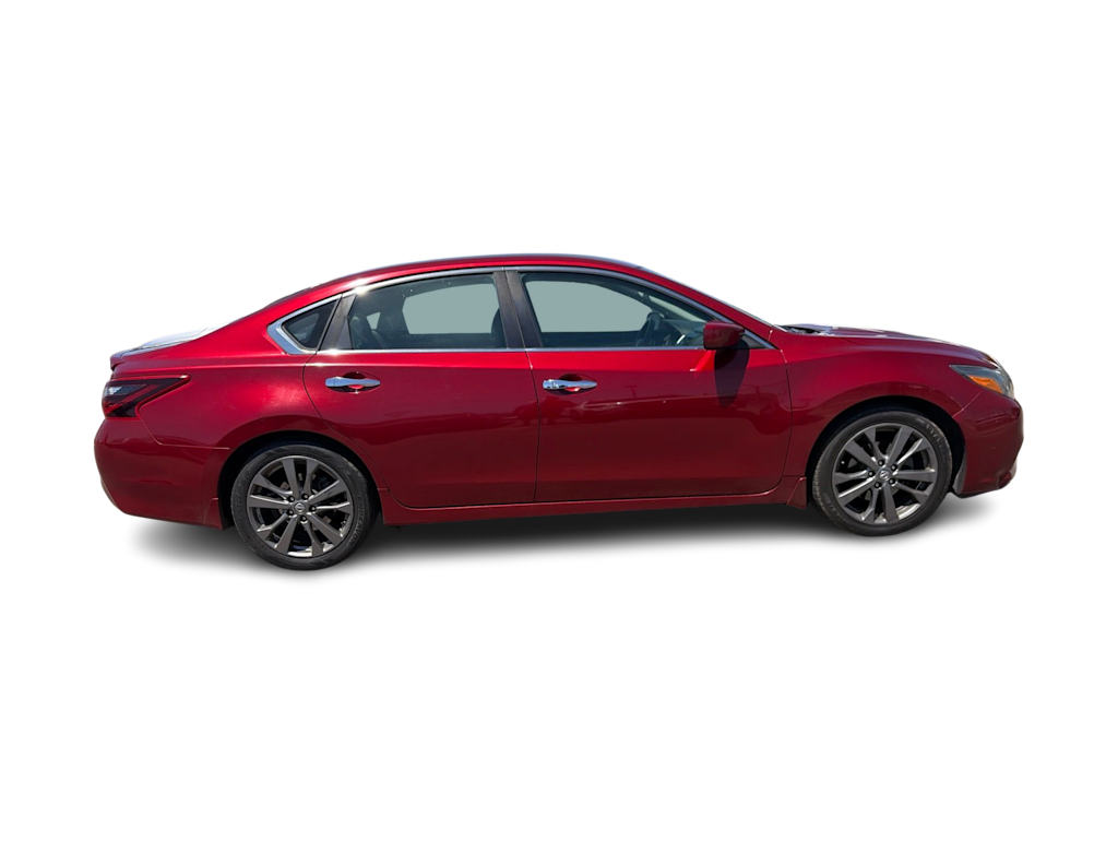 Thumbnail: 2018 Nissan Altima - 18
