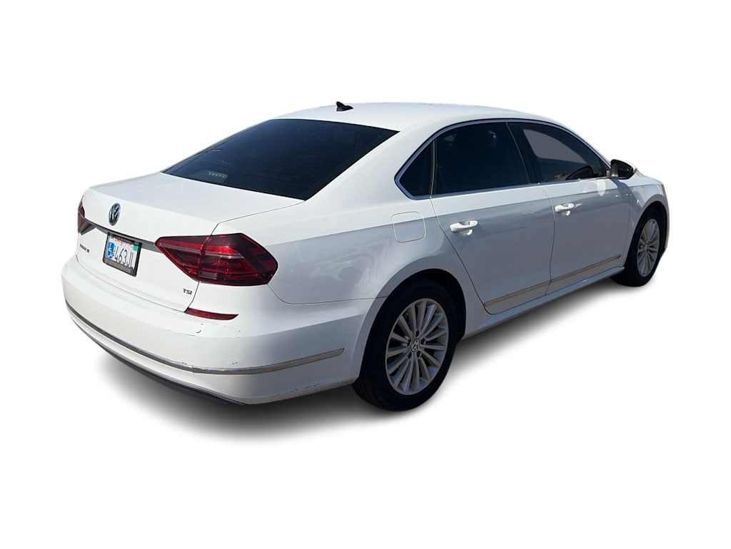 Thumbnail: 2017 Volkswagen Passat - 20